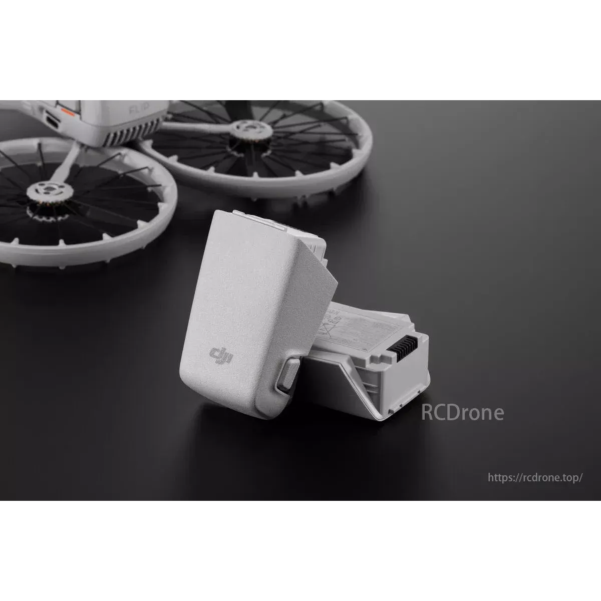 Оригинальный аккумулятор DJI Flip и зарядная станция для интеллектуального полёта Оригинальный аккумулятор DJI Flip и зарядная станция для интеллектуального полёта