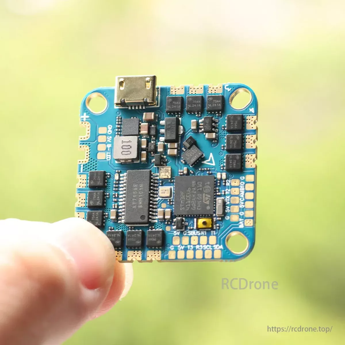 Полётный контроллер HAKRC F411 20A AIO – 2–5S, BLHeli_S 20A ESC, STM32F411, монтаж 25.5 мм Полётный контроллер HAKRC F411 20A AIO – 2–5S, BLHeli_S 20A ESC, STM32F411, монтаж 25.5 мм