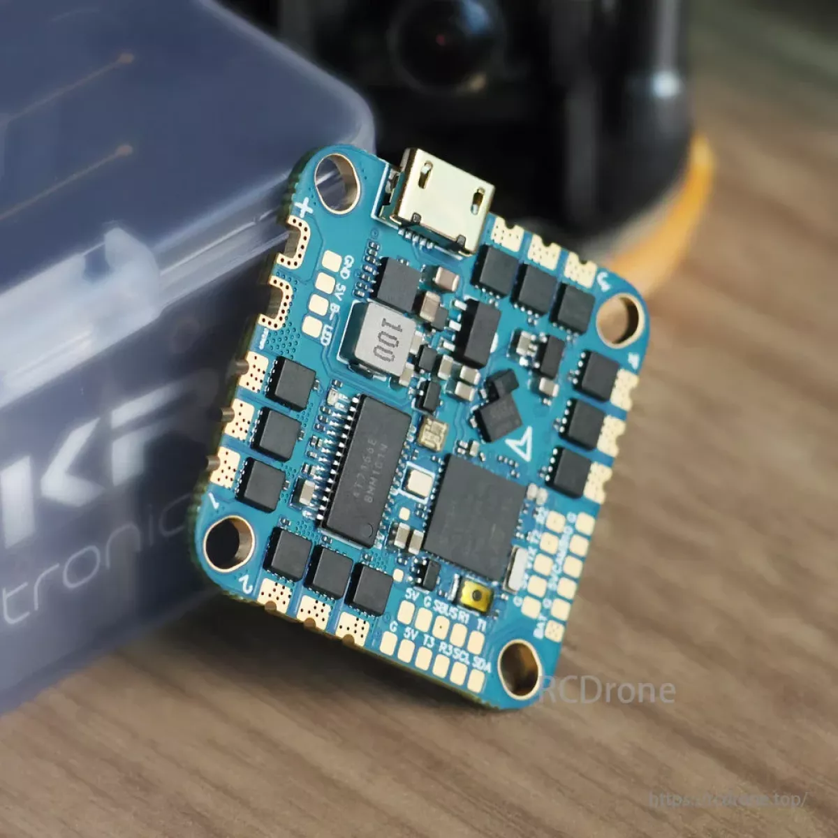 Полётный контроллер HAKRC F411 20A AIO – 2–5S, BLHeli_S 20A ESC, STM32F411, монтаж 25.5 мм Полётный контроллер HAKRC F411 20A AIO – 2–5S, BLHeli_S 20A ESC, STM32F411, монтаж 25.5 мм